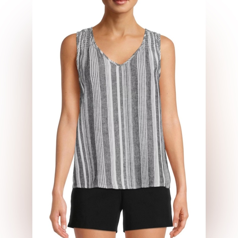 Time and‎ Tru blouse